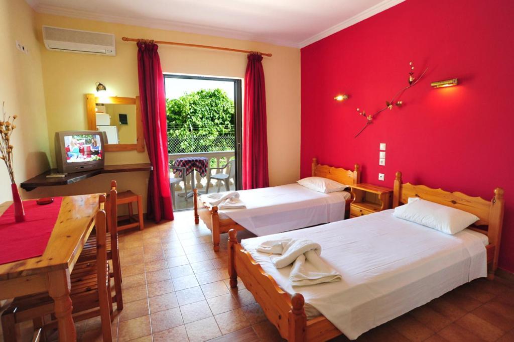 Apartments Corfu Sun Pool Side Benitses  Zimmer foto